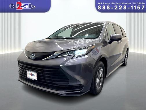 2023 Toyota Sienna LE