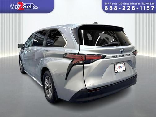2021 Toyota Sienna LE