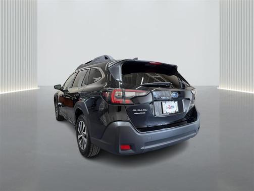 Crystal Black Silica 2023 Subaru Outback Premium