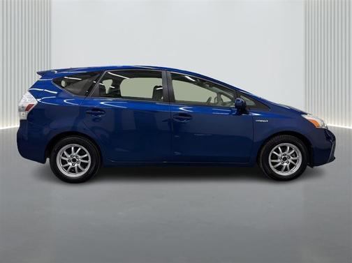 2014 Toyota Prius v Two