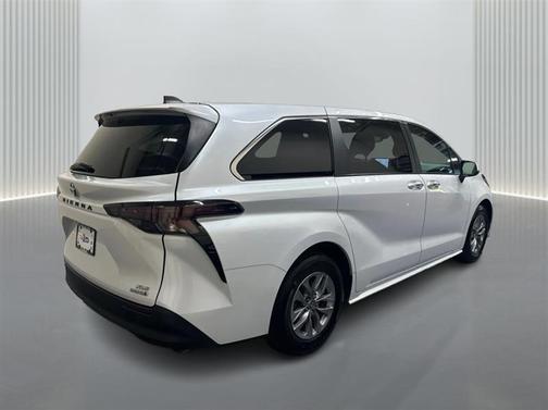 White 2023 Toyota Sienna XLE
