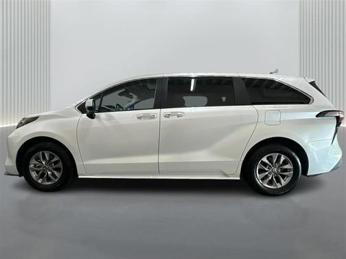 White 2023 Toyota Sienna XLE