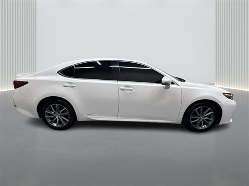 2016 Lexus ES 300h Base