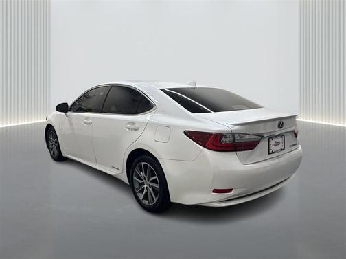 2016 Lexus ES 300h Base