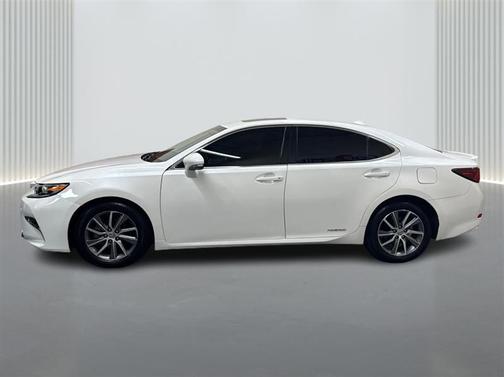 2016 Lexus ES 300h Base