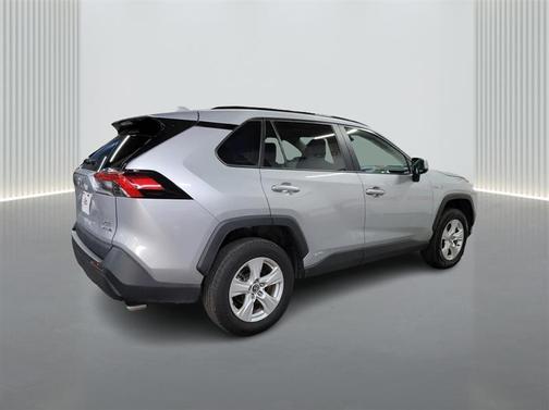 2020 Toyota RAV4 Hybrid XLE