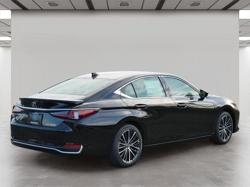 2025 Lexus ES 300h Base