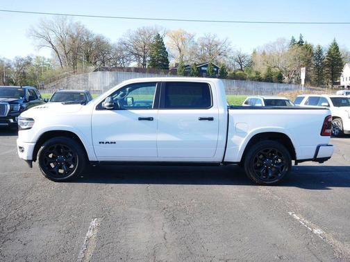 Ivory White Tri-Coat Pearlcoat 2023 RAM 1500 Limited