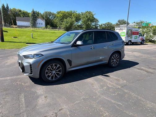 Skyscraper Grey Metallic 2025 BMW X5 xDrive40i