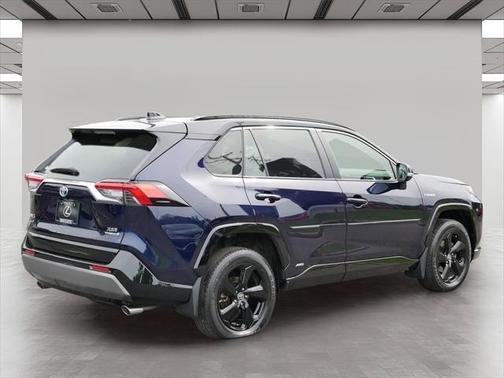 2020 Toyota RAV4 Hybrid SE