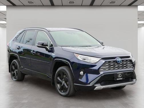 2020 Toyota RAV4 Hybrid SE