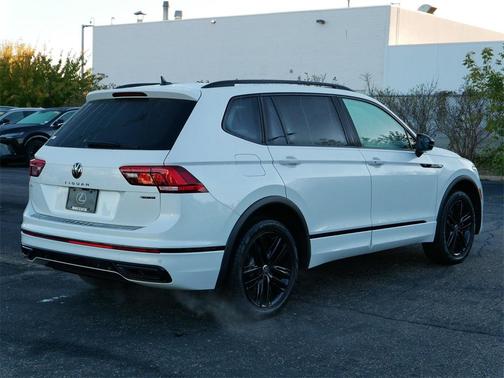 2022 Volkswagen Tiguan 2.0T SE R-Line Black 4MOTION