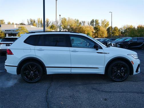 2022 Volkswagen Tiguan 2.0T SE R-Line Black 4MOTION