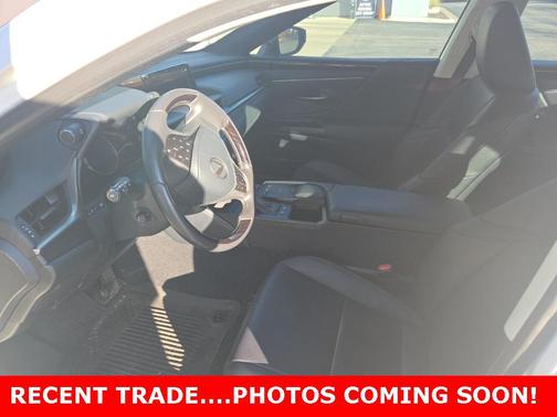 2019 Lexus ES 300h Base