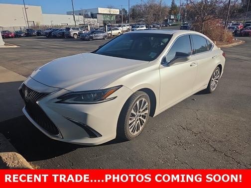 2019 Lexus ES 300h Base
