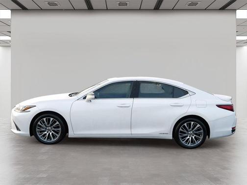 2019 Lexus ES 300h Base