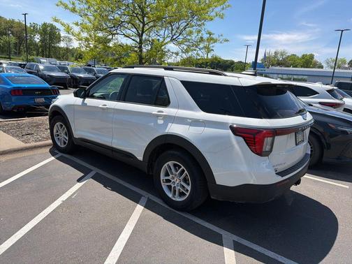 Star White Metallic Tri-Coat 2026 Ford Explorer Active
