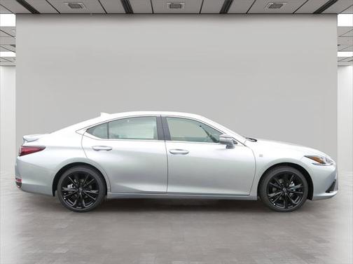 2025 Lexus ES 300h Base