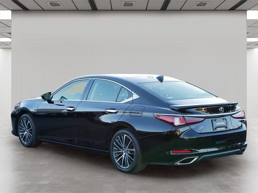 2022 Lexus ES 350 Base