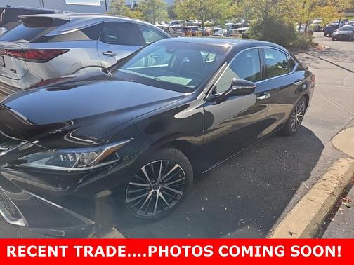 2022 Lexus ES 350 Base