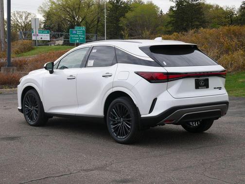 Pear 2026 Lexus RX 450h+ Base