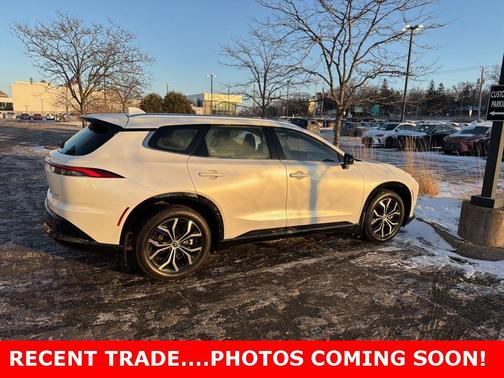 2025 Toyota Crown Signia XLE