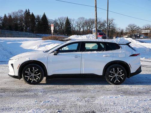 2025 Toyota Crown Signia XLE