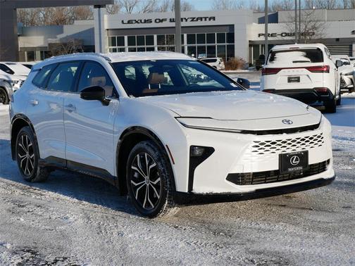 2025 Toyota Crown Signia XLE