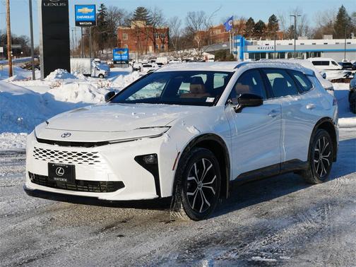 2025 Toyota Crown Signia XLE