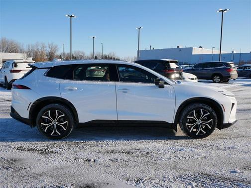 2025 Toyota Crown Signia XLE