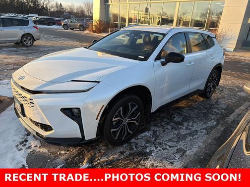 2025 Toyota Crown Signia XLE