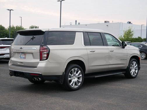 Empire Beige Metallic 2021 Chevrolet Suburban 4WD High Country