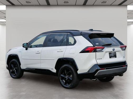 2020 Toyota RAV4 Hybrid SE