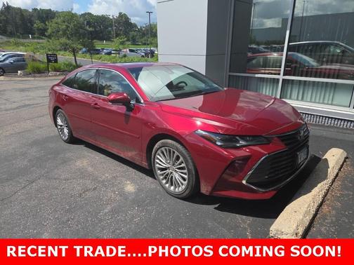 2022 Toyota Avalon Hybrid Limited