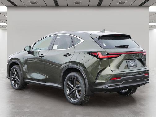 2026 Lexus NX 450h+ Luxury
