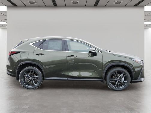 2026 Lexus NX 450h+ Luxury