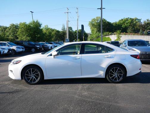 White Pearl 2017 Lexus ES 350 Base
