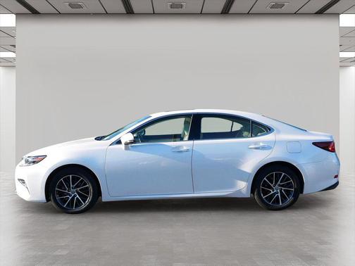 White Pearl 2017 Lexus ES 350 Base