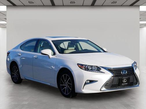 White Pearl 2017 Lexus ES 350 Base