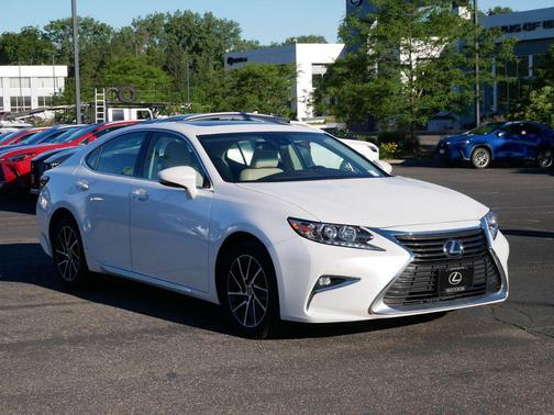 White Pearl 2017 Lexus ES 350 Base