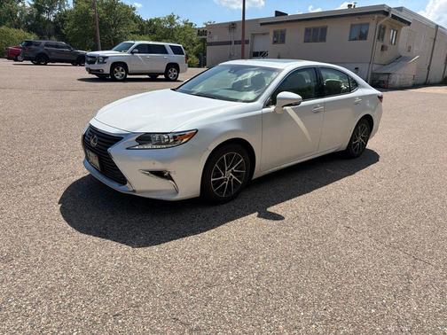 White Pearl 2017 Lexus ES 350 Base