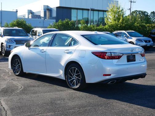 White Pearl 2017 Lexus ES 350 Base