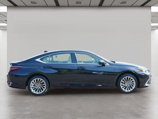 2024 Lexus ES 300h Luxury