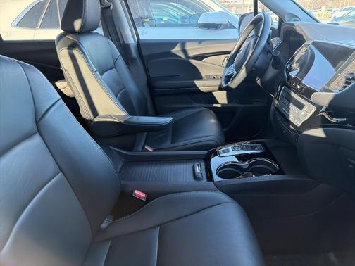 2019 Honda Pilot Touring 8-Passenger