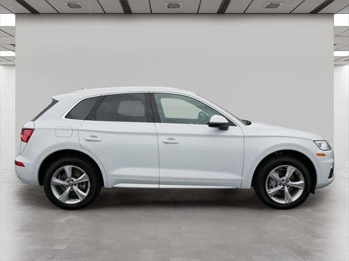 2020 Audi Q5 45 Premium Plus