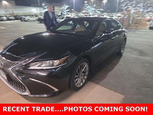 2020 Lexus ES 300h Ultra Luxury