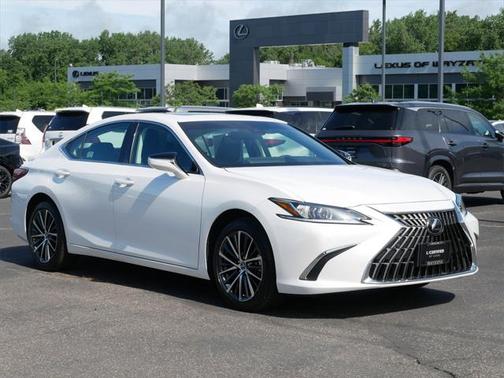 2024 Lexus ES 300h Base