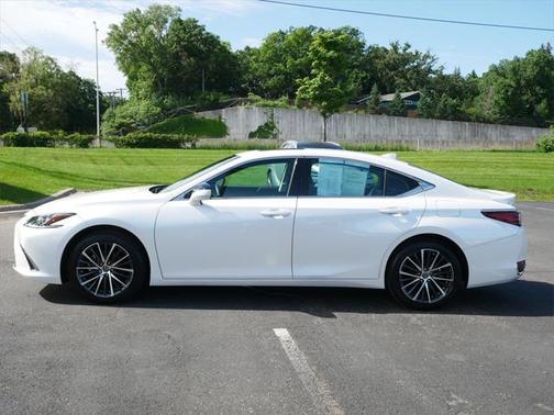 2024 Lexus ES 300h Base