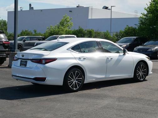 2024 Lexus ES 300h Base