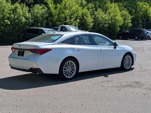 Wind Chill Pearl 2019 Toyota Avalon Limited